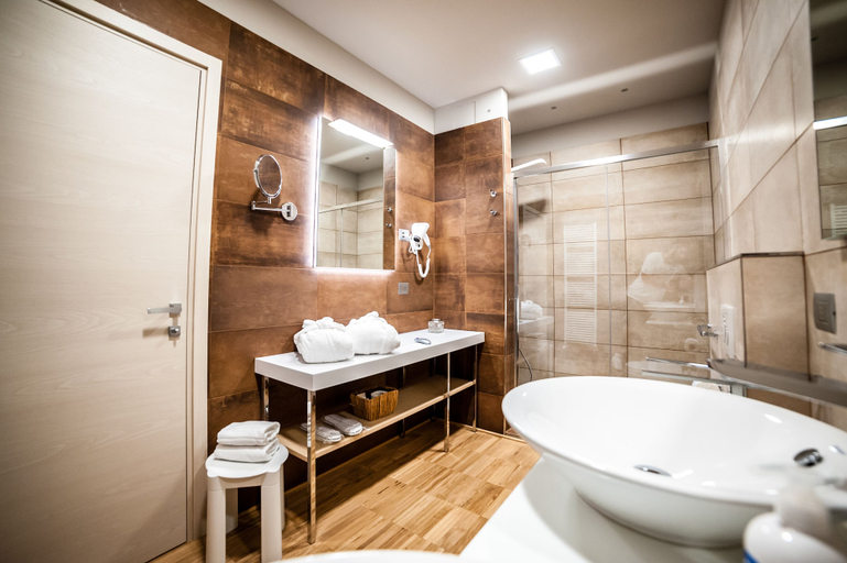 Bathroom 4, Hotel Terre Dei Salici, Cuneo