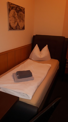 Bedroom 3, Hotel Plagwitzer Hof, Leipzig