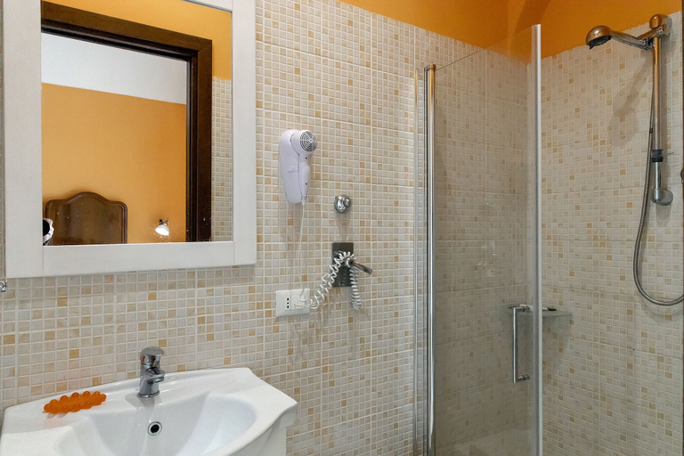Bathroom 4, Dimora La Torre Room, Trapani