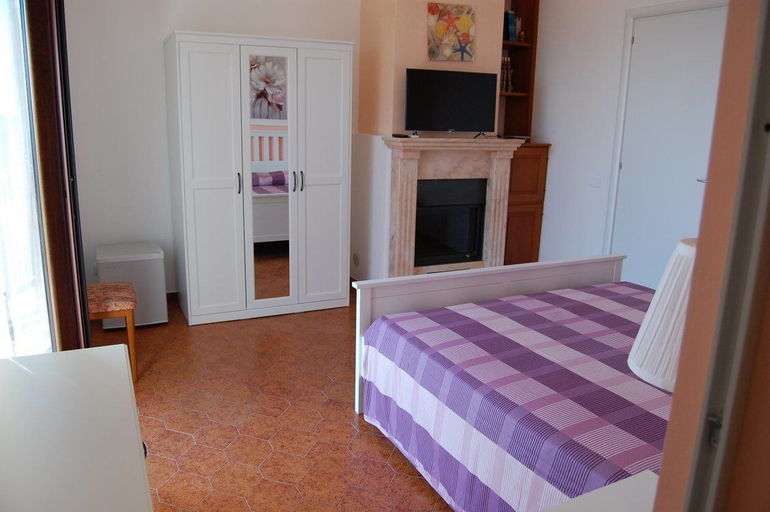 Bedroom 4, B&B Il Faro, Cosenza