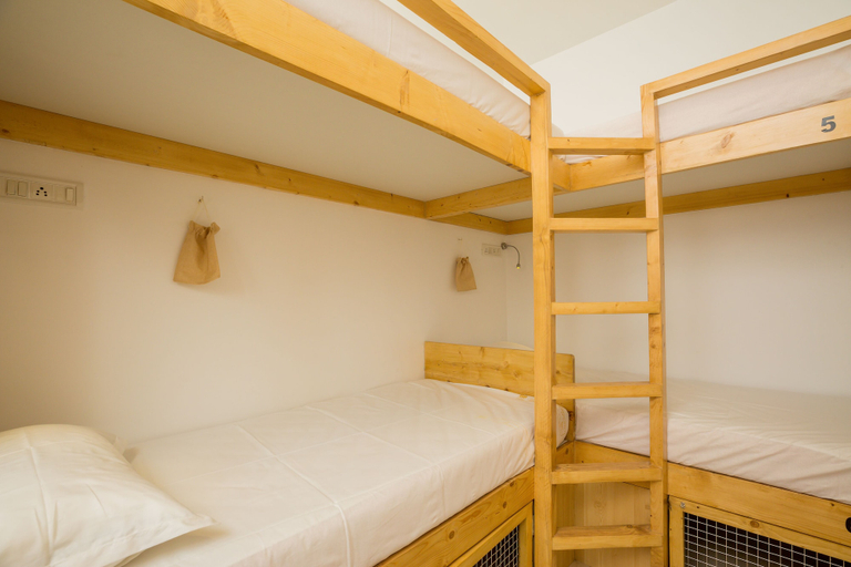 Bedroom 4, Nap Manor Hostels, Mumbai Suburban