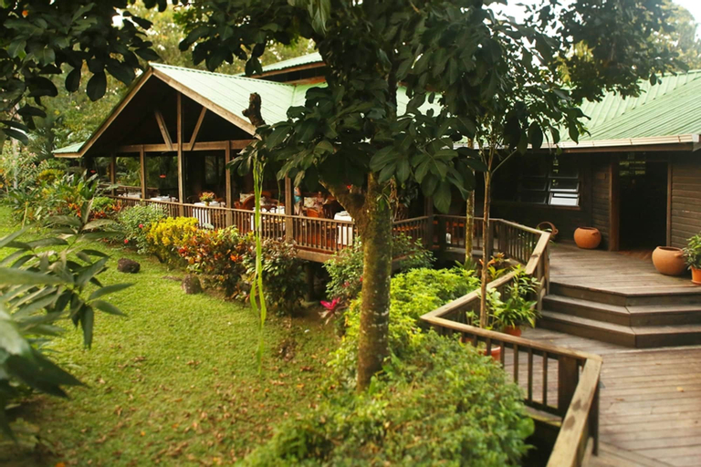 Exterior & Views 25