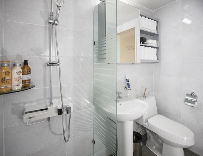 Bathroom 4, Jeju Aria Pension, Seogwipo