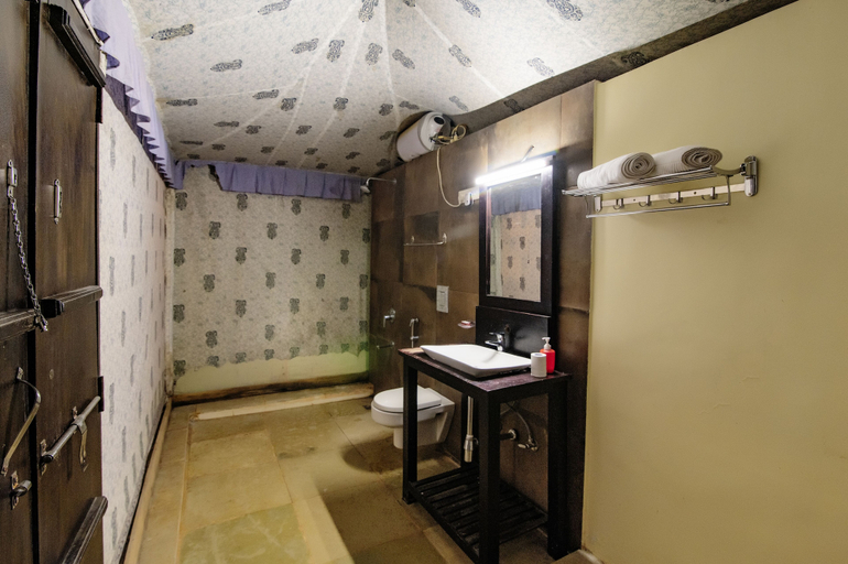 Bathroom 3, Spandan Holiday Homes, Nashik