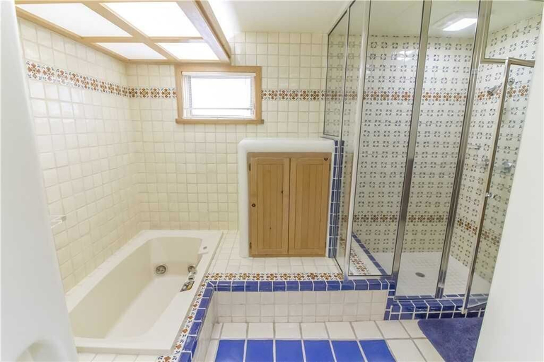 Bathroom 4, Mitchells East Side - Three Bedroom Home, Santa Fe