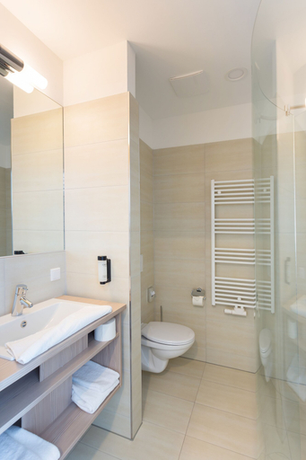 Bathroom 5, Viva Hotel Lübeck, Lübeck