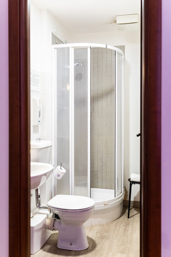 Bathroom 5, Hotel Youri Il Magnifico, Genova