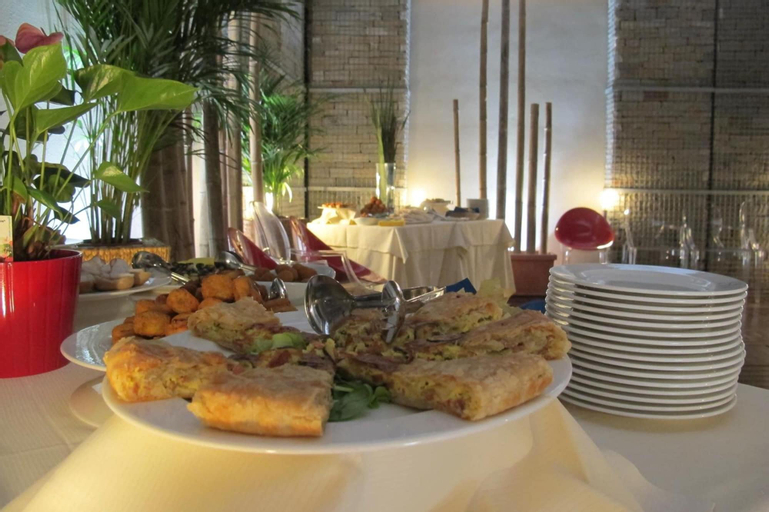 Food & Drinks 6