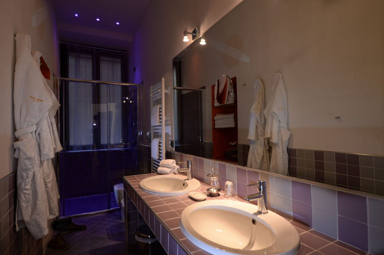 Bathroom 4, Hotel Golden, Roma