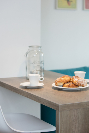 Food & Drinks, 8ERA Business Executive Rotermanni Apts, Tallinn