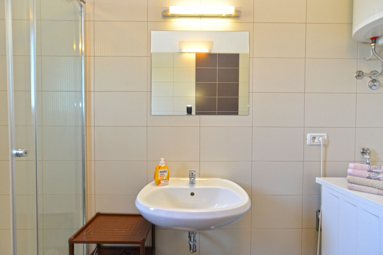 Bathroom 3, Apartment 1773, Medulin