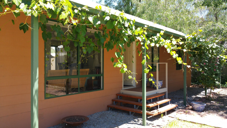 Exterior & Views 2, Amy's House, Clare and Gilbert Valleys