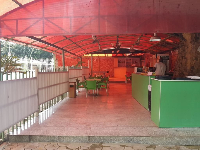 Food & Drinks, Eddy Vic Hotel, AbujaMun