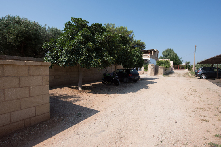 Parking, Villa Urania, Lecce