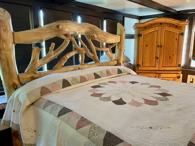 Bedroom 2, Harbour House Inn, Berkshire