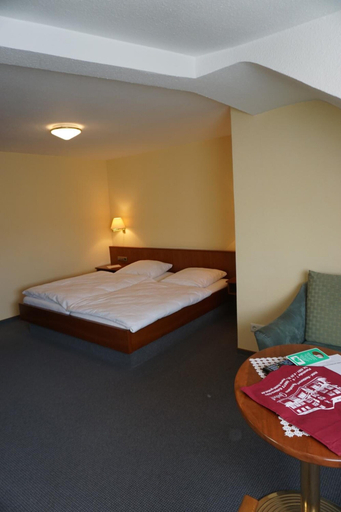 Bedroom 2, Hotel Weinhaus Grebel, Koblenz