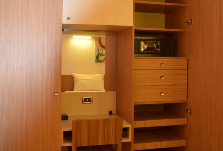 Bedroom 4, Hayali Suites, Kasrouane