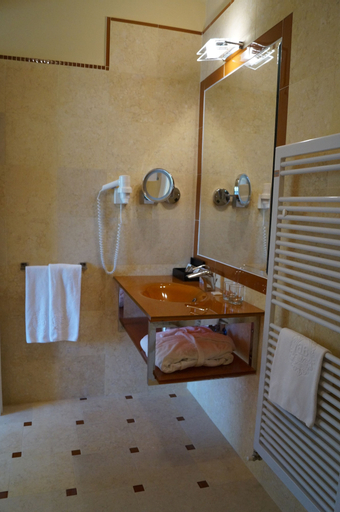 Bedroom 5, Hotel Greif, Udine