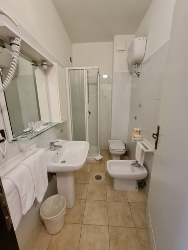 Bathroom 4, Hotel Amalfitana, Pisa