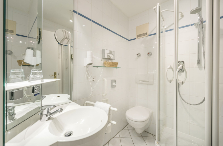 Bathroom 5, Der Westerhof Tegernsee Hotel, Miesbach