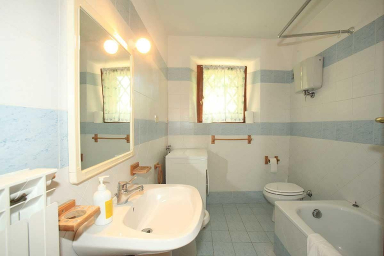 Bathroom 4, Il Poderaccio, Siena
