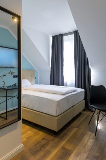 Bedroom 5, Nikii City Hotel, Leverkusen