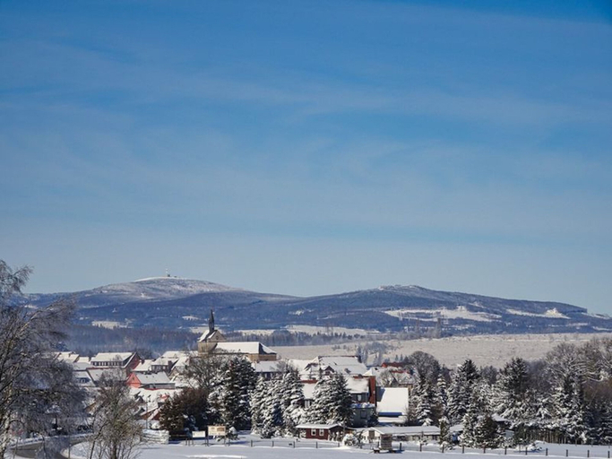 Others 2, The House to Stay for Holidays, Harz