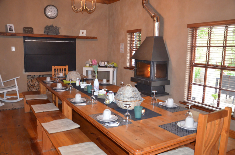 Food & Drinks 4, Sauvignon Country Lodge, Cape Winelands
