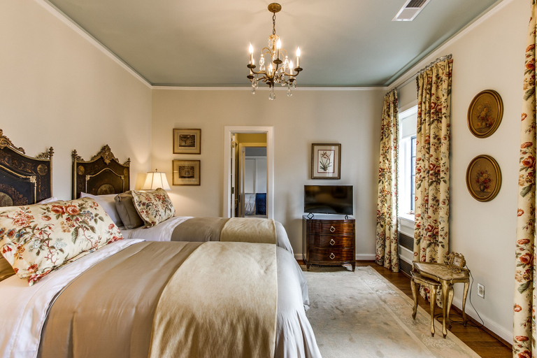 Bedroom 2, Julian Price House, Guilford