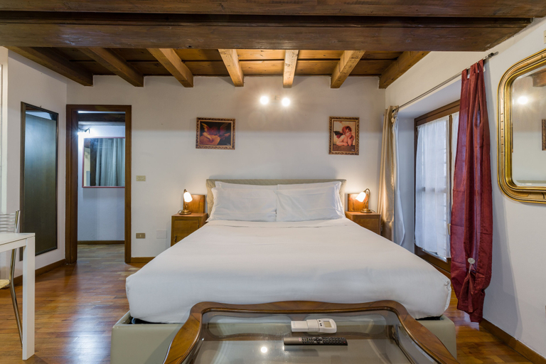 Bedroom 3, Leoncin d'oro, Verona
