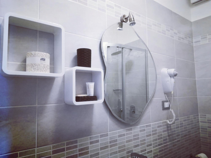 Bathroom 5, Zenzero & Cannella, Trieste