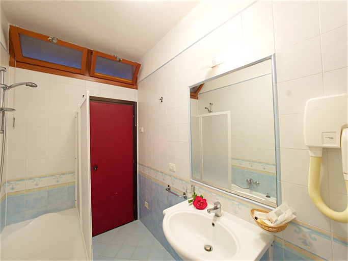 Bathroom 4, Residence Park Solemaremma, Grosseto