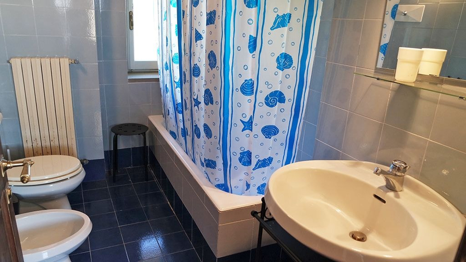 Bathroom 4, Villa Sant'Antonio, Salerno