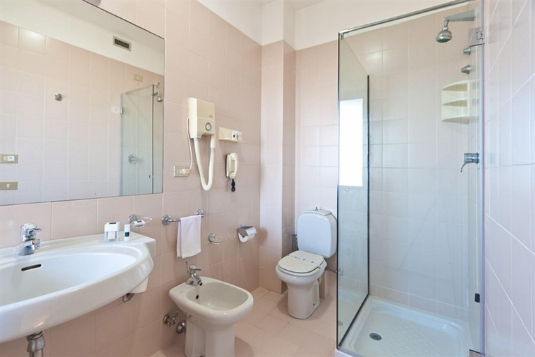 Bathroom 3, Hotel San Michele, Caltanissetta