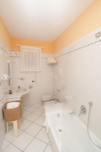 Bathroom 3, Hotel Cernia Isola Botanica, Livorno