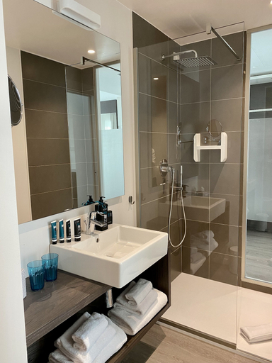 Bathroom 5, Solho, Verona