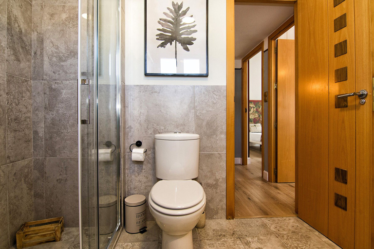 Bathroom 4, Chezmoihomes Duplex Cathedral, Granada