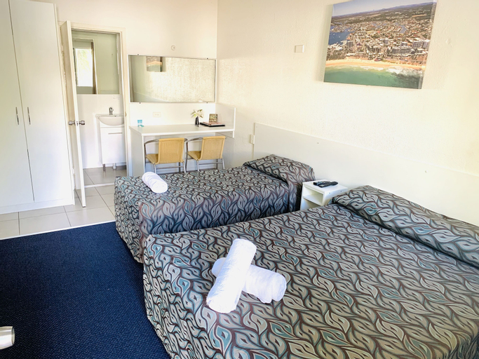 Bedroom 3, Central Motel Mooloolaba, Maroochy - Mooloolaba