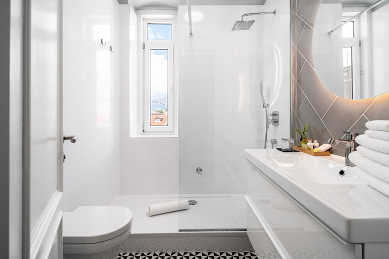Bathroom 5, 3 Rooms Boutique-Hotel, Split