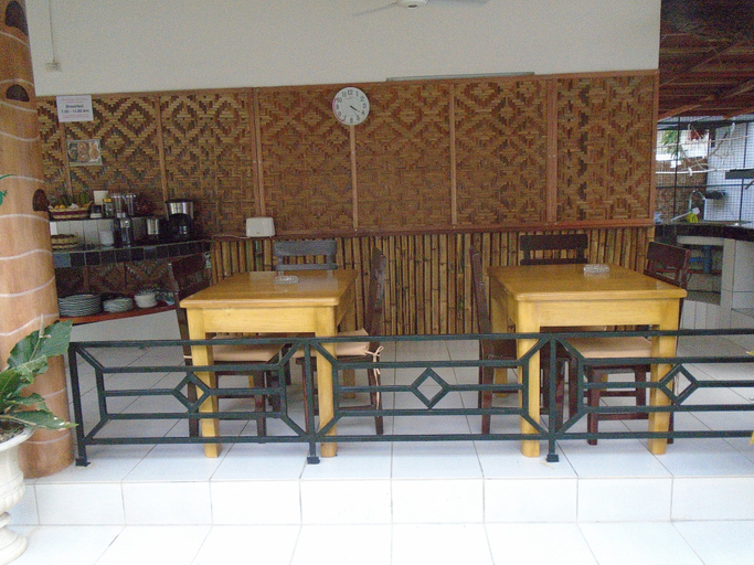 Food & Drinks 5, Parrot Resort Moalboal, Moalboal