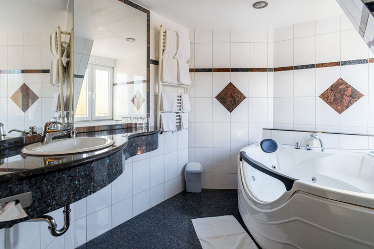 Bathroom 4, Hotel Astro, Stuttgart