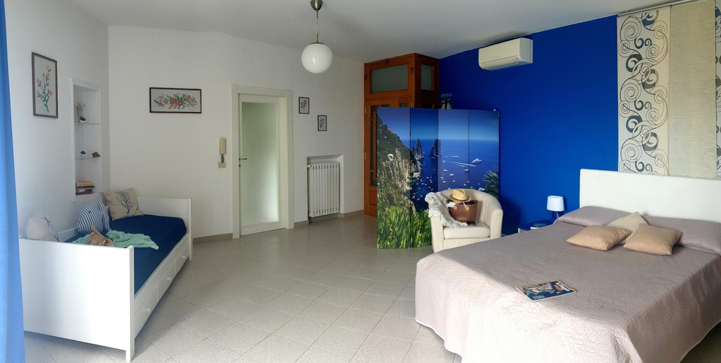 Bedroom 3, Casa Athena, Napoli