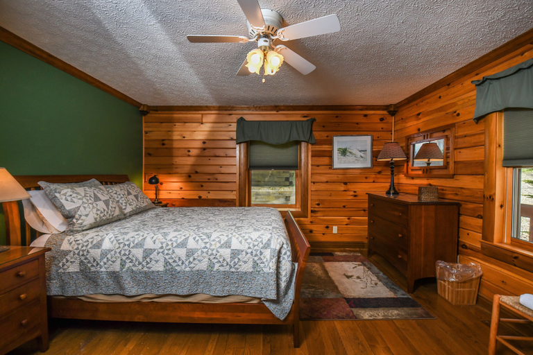 Bedroom 2, Schmidt Lodge, Garrett