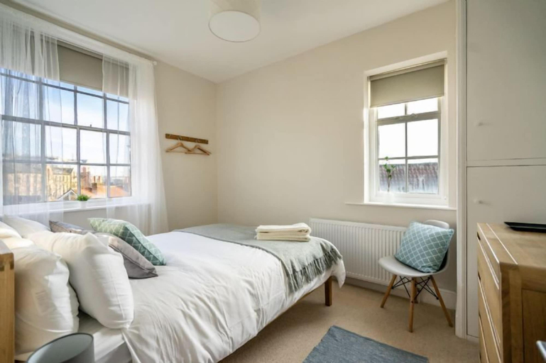 Bedroom 2, Riverside City Loft Apartment, York