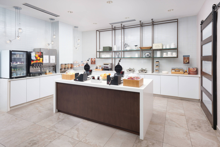 Food & Drinks 5, SpringHill Suites by Marriott Atlanta Downtown, Atlanta