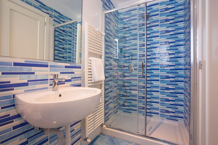 Bathroom 5, IL SOFFIO DI TIFEO - RESORT, Napoli