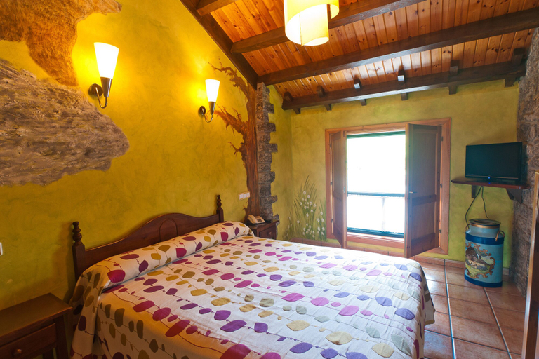Bedroom 2, Hotel Costa de Rodiles, Asturias