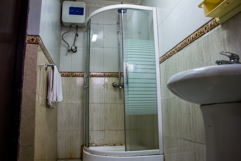 Bathroom 3, Modex Guest House, Mushin