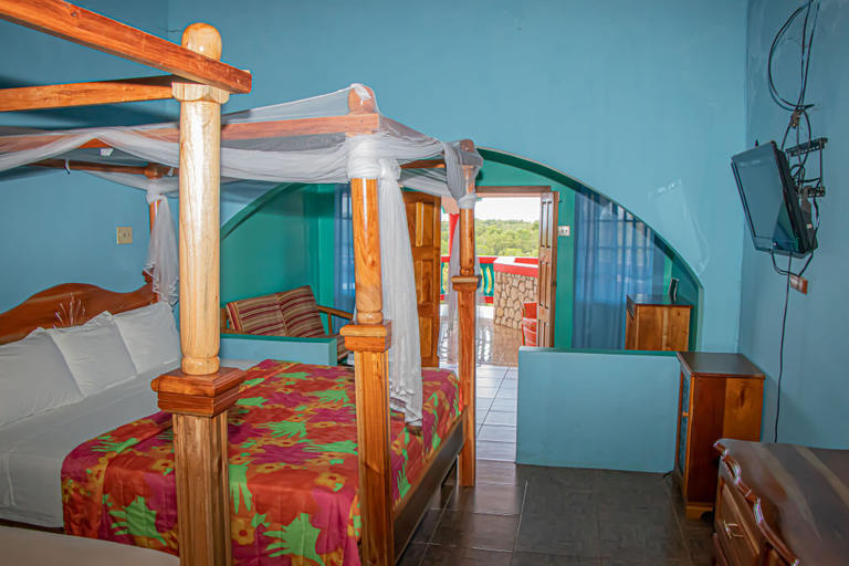 Bedroom 3, Haley's Paradise at Blue Hole