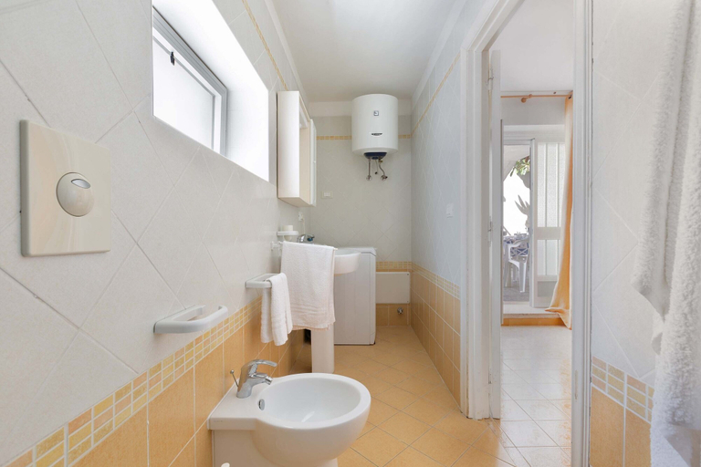 Bathroom 4, 2914 Appartamento Arno by Barbarhouse, Lecce